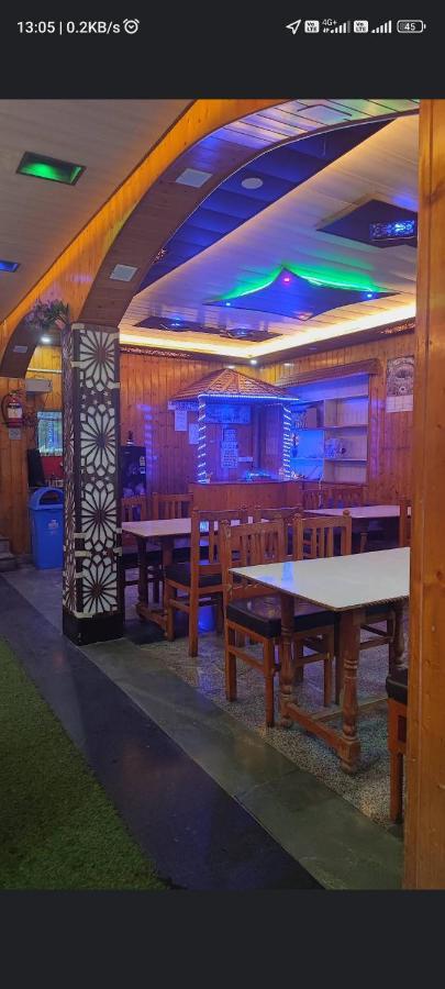 New Zum Zum Hotel & Restaurant Srīnagar Zewnętrze zdjęcie